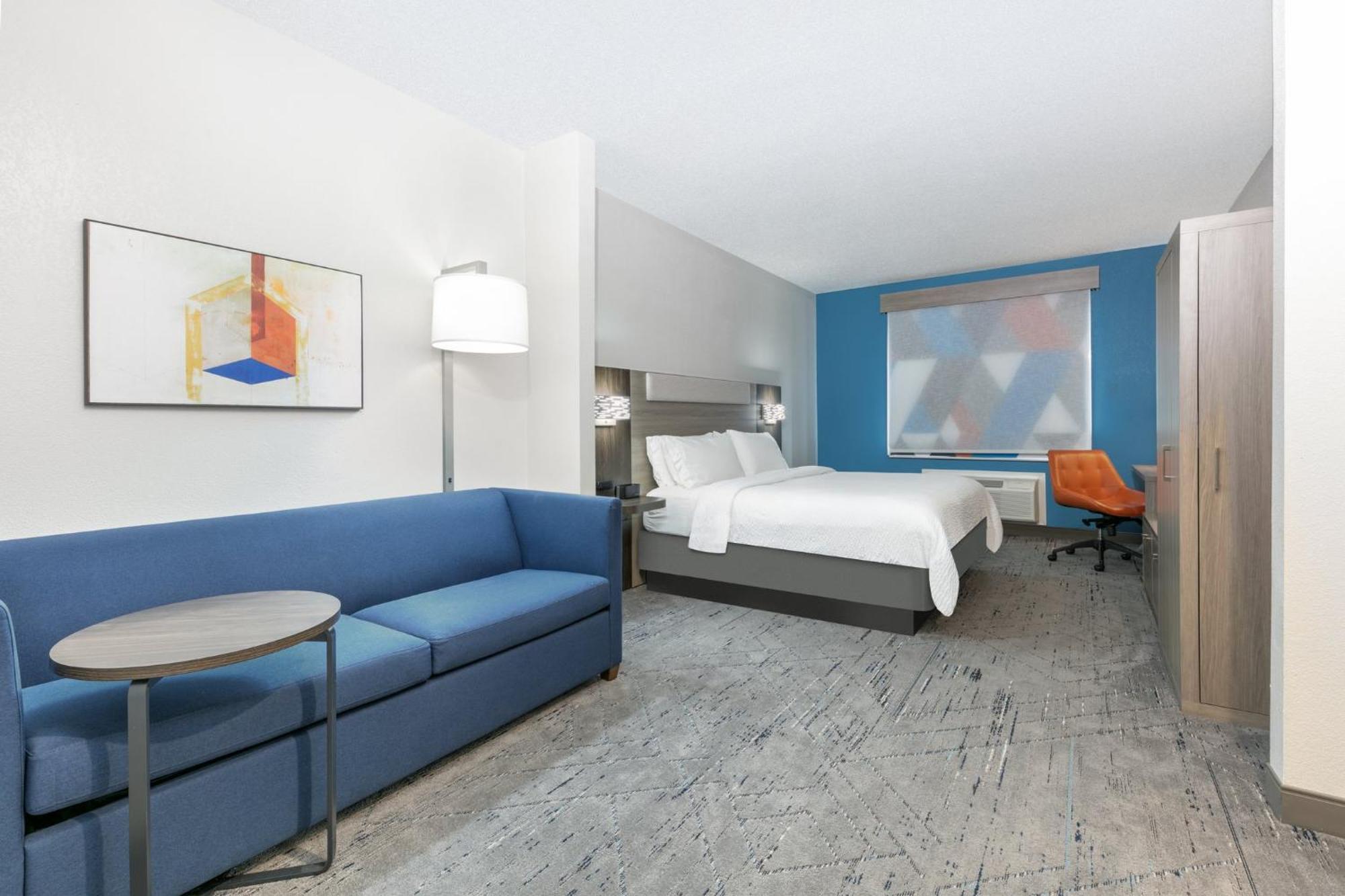Holiday Inn Express Hotel & Suites Winnie By Ihg Exterior photo