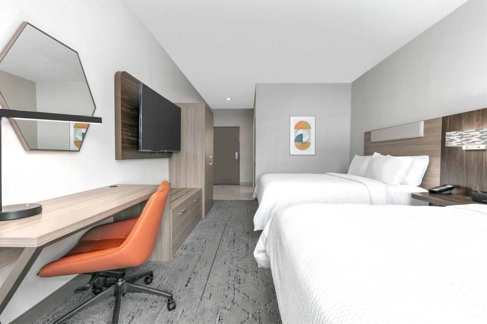 Holiday Inn Express Hotel & Suites Winnie By Ihg Exterior photo
