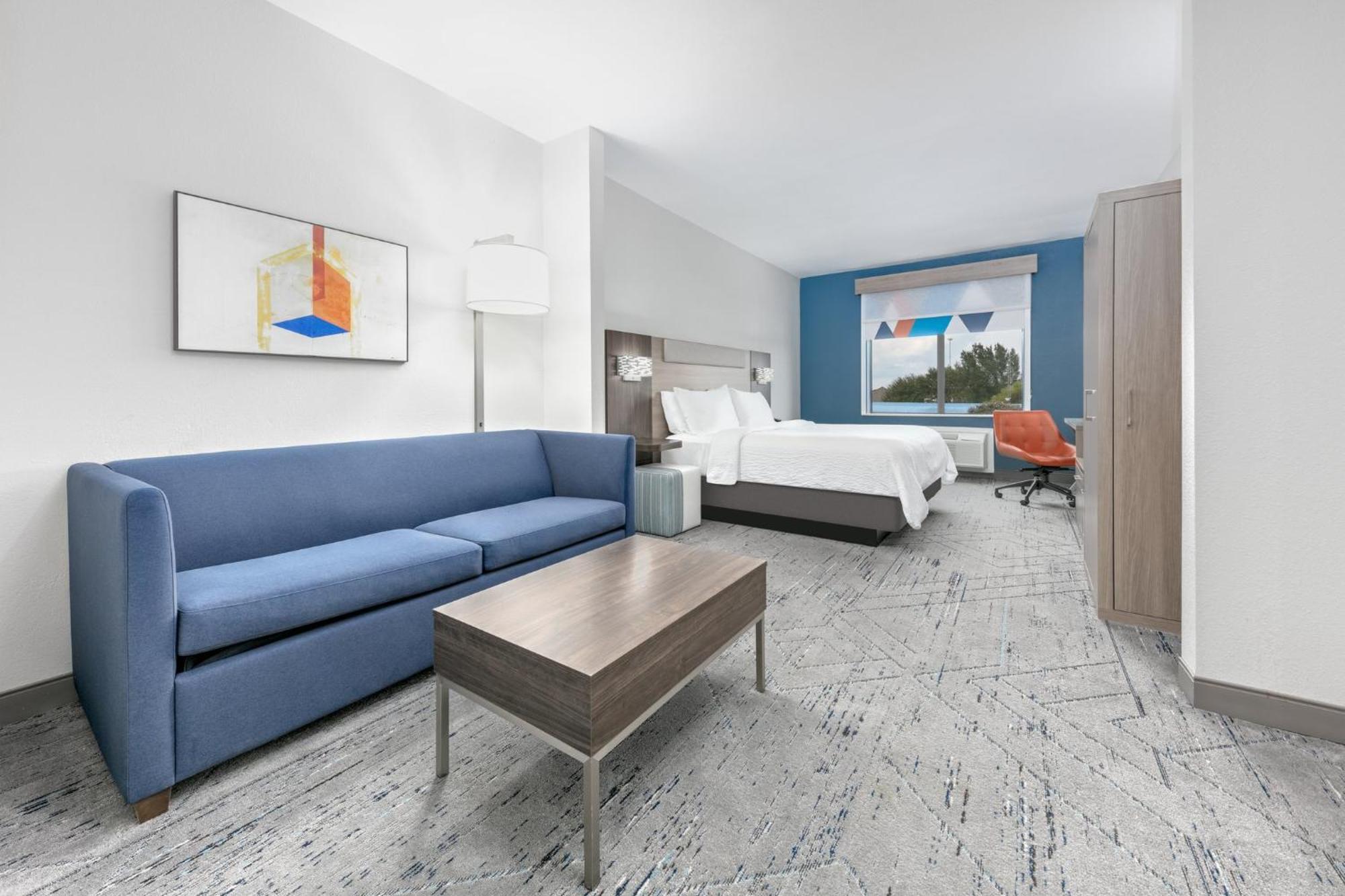 Holiday Inn Express Hotel & Suites Winnie By Ihg Exterior photo