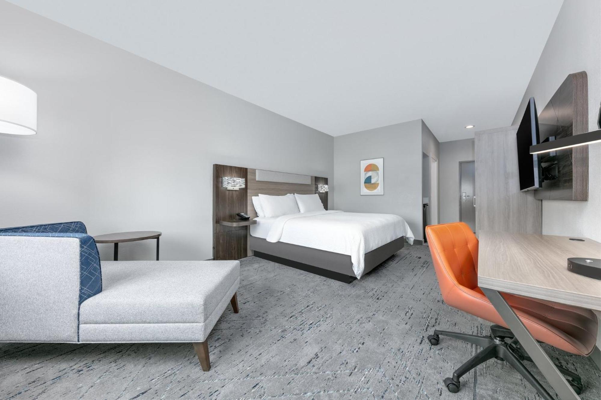 Holiday Inn Express Hotel & Suites Winnie By Ihg Exterior photo