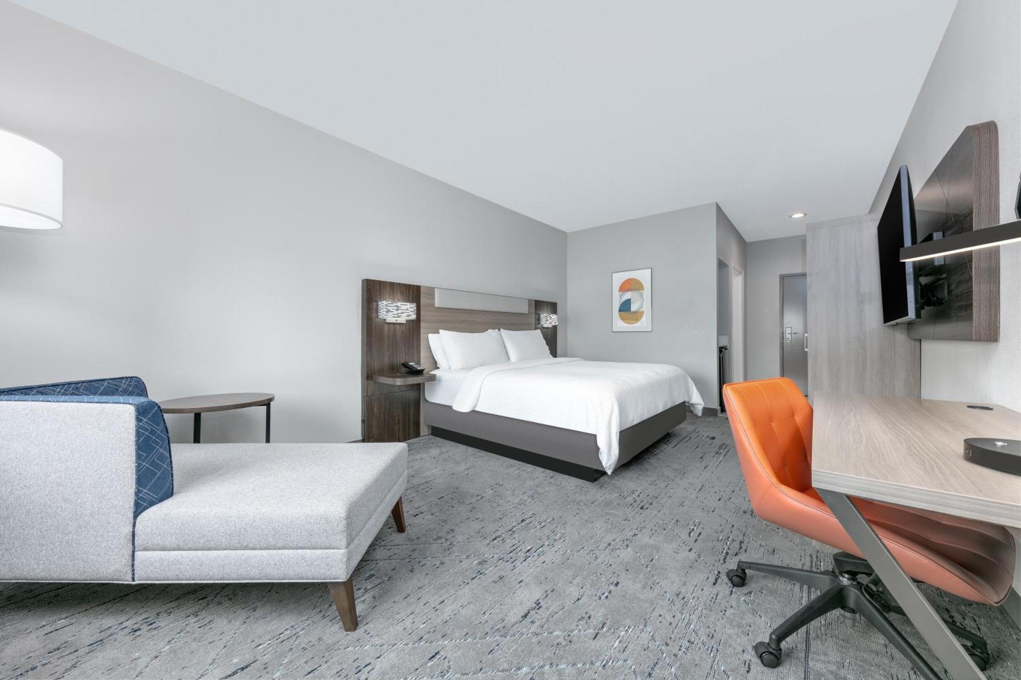Holiday Inn Express Hotel & Suites Winnie By Ihg Exterior photo